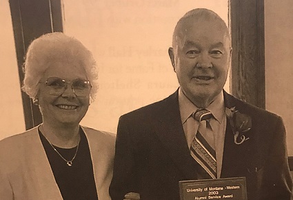 Davis - Carl & Martha Davis Anniversary Scholarship