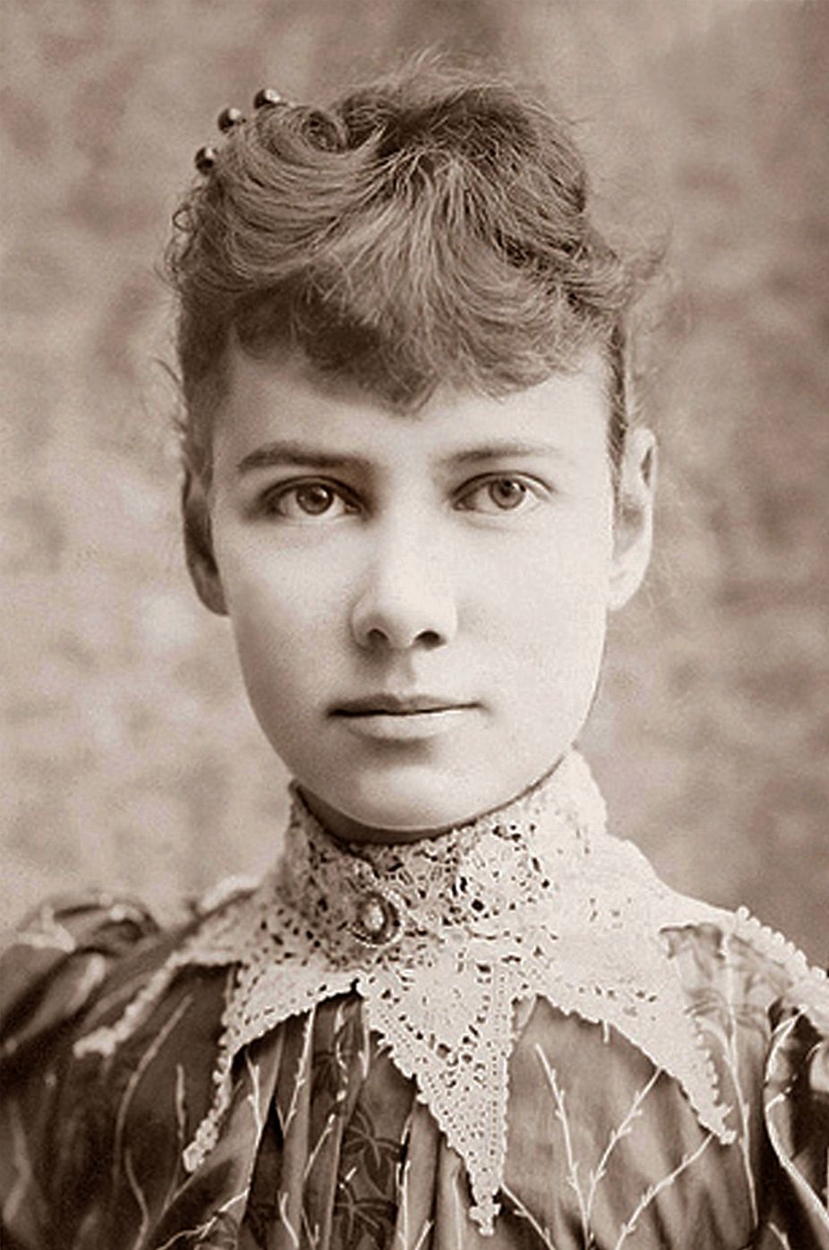Photo of Nellie Bly (black and white)