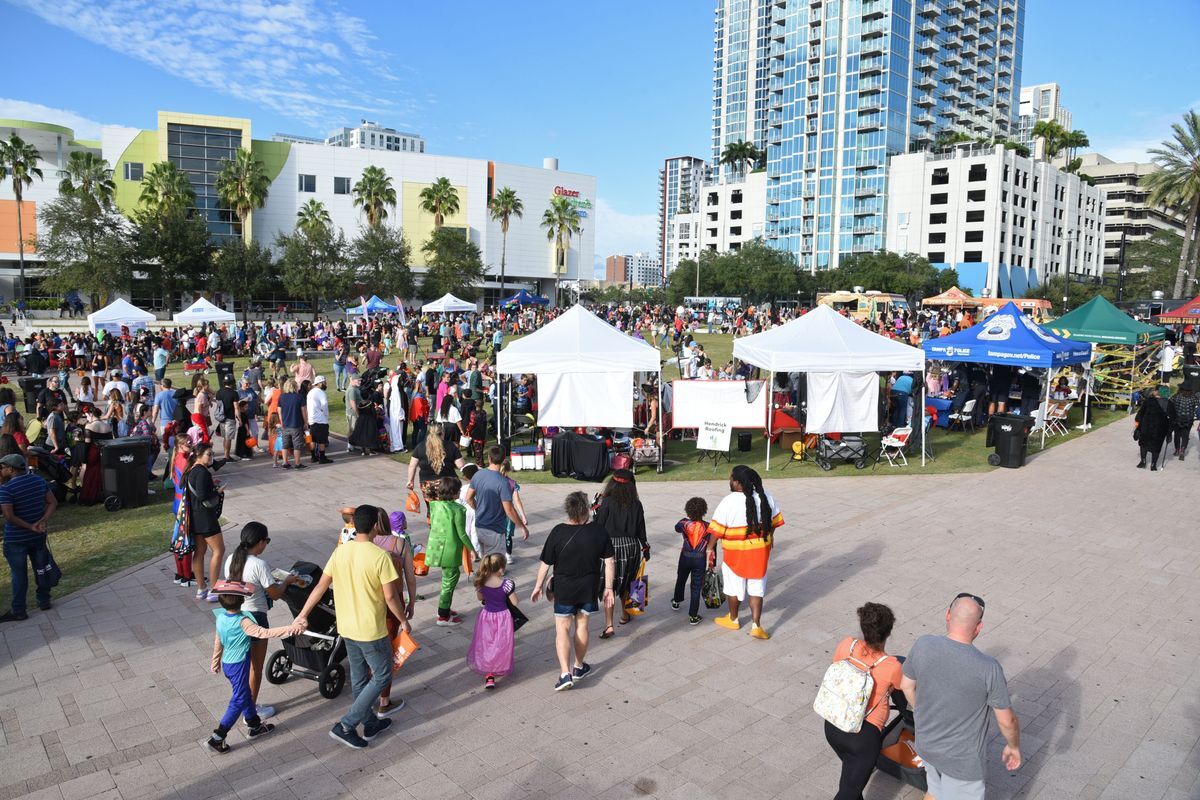 Need plans this Saturday? Head over to Curtis Hixon for Bark In The Park!  There will be food, drinks, costume contests, and more at Tampa's…