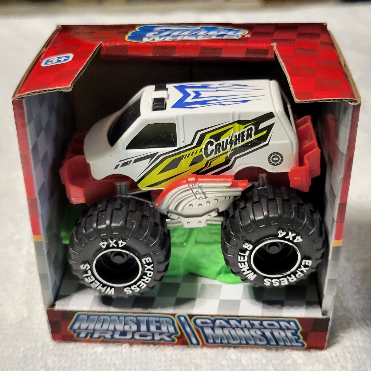 Greenbrier International Turbo Express 4x4 White Crusher Monster Van - 1:64 scale