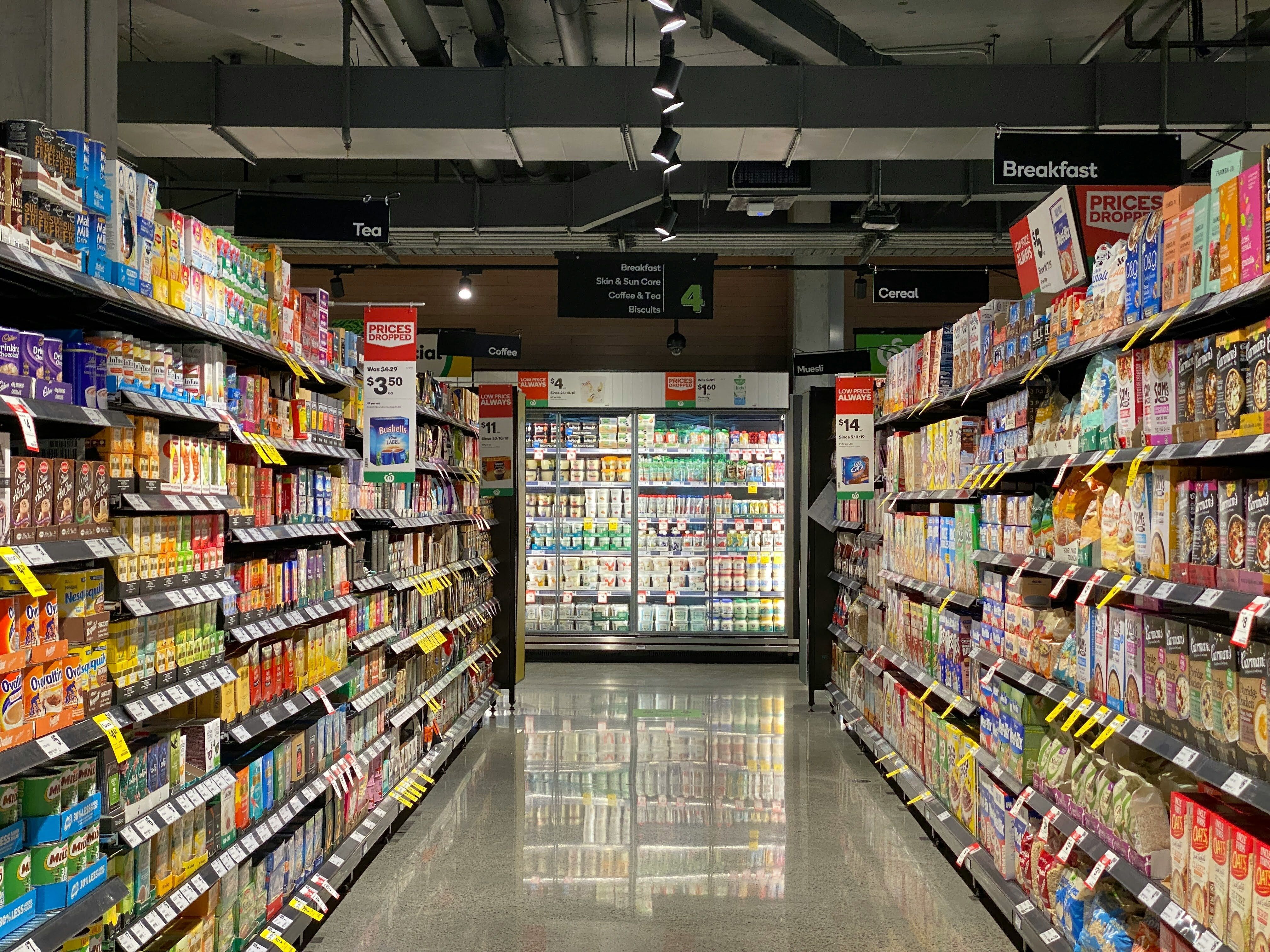 A hobo with a machete attacks two grocery store employees