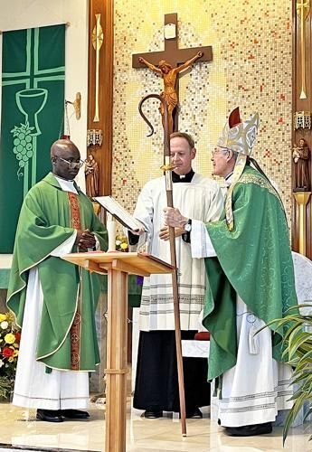 Sacred Heart celebrates pastor installation