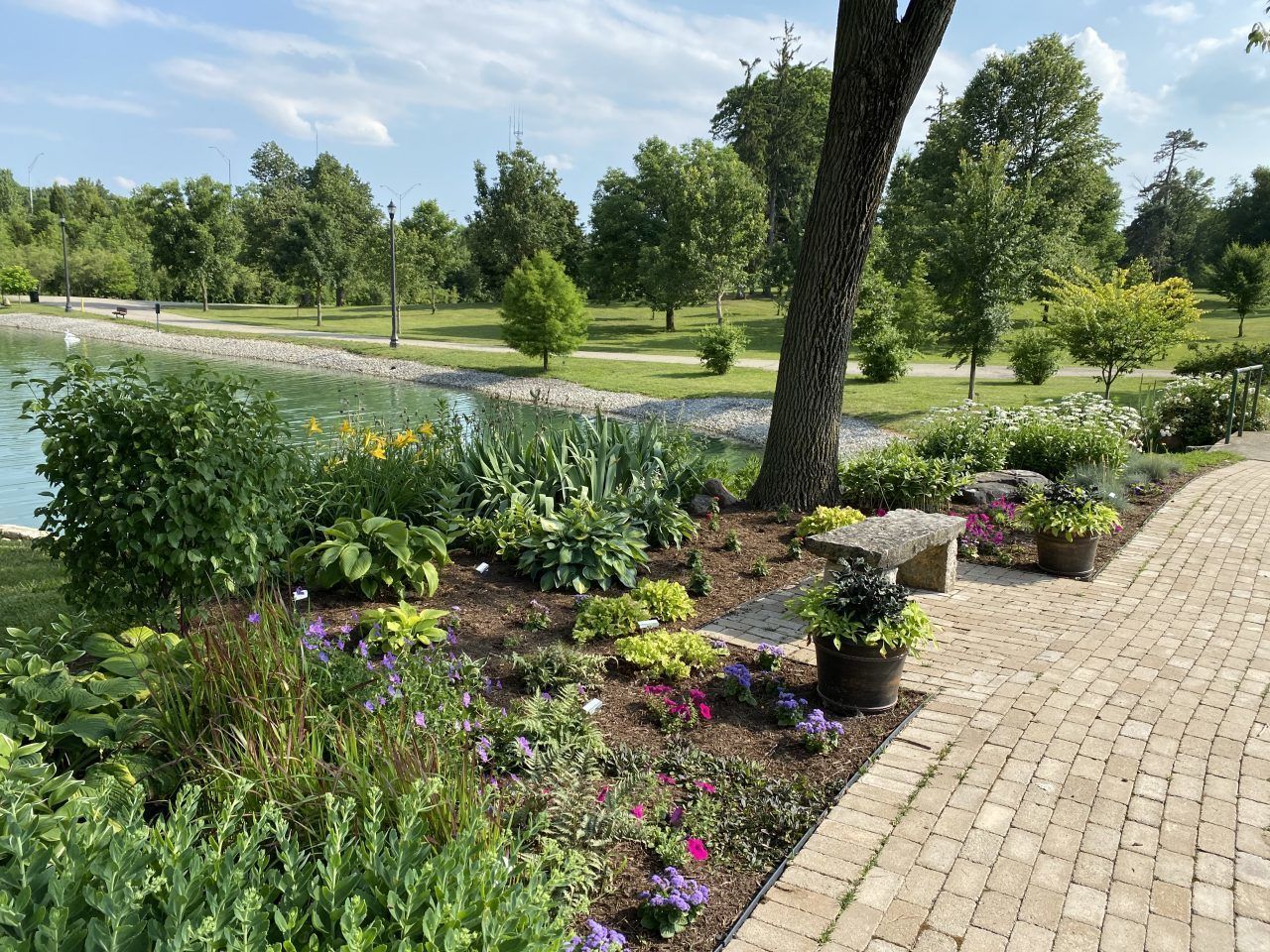 8. Lt. William Putnam Memorial Garden