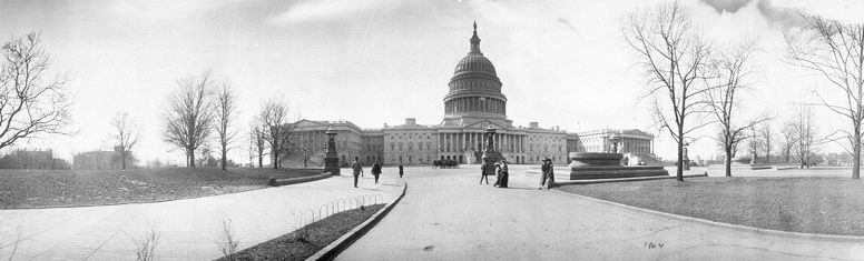Capitol building in black and white.