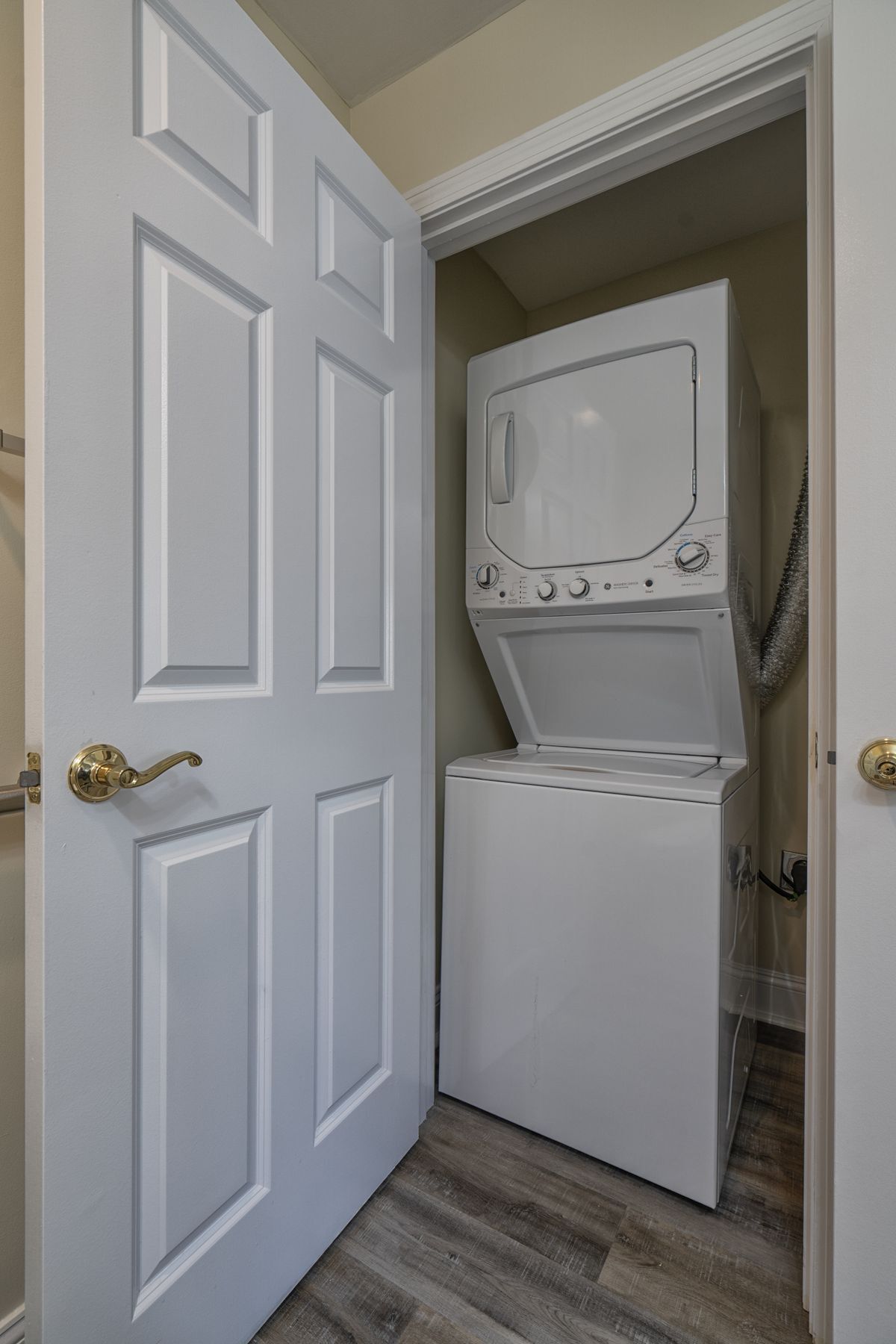CatamountA washer and dryer