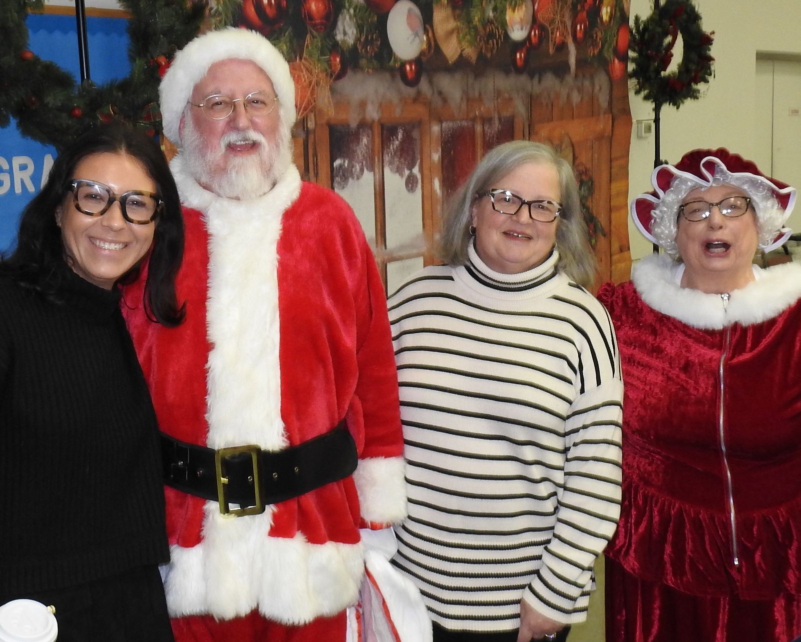 Check out the photos from Care Links Holiday Potluck 2023!