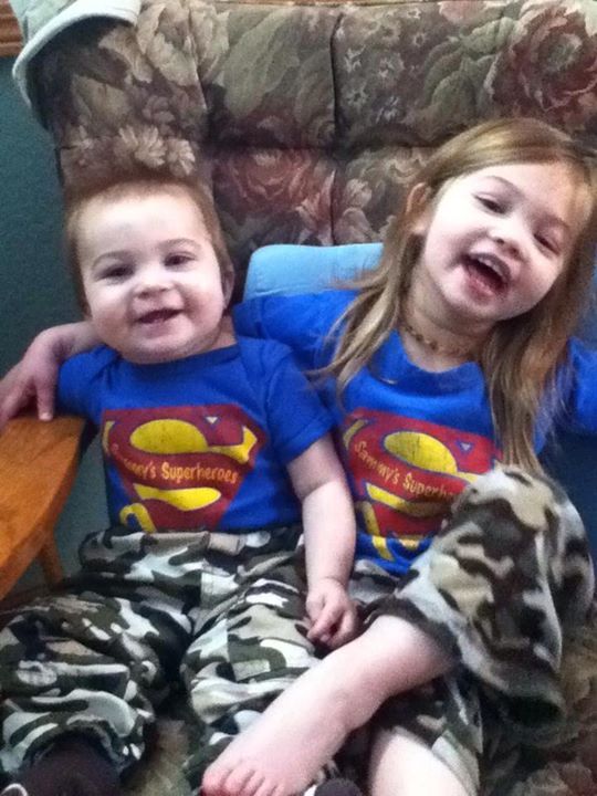 Look at these cute Superhero cousins! Allison insisted that she and Max should match today, in their Sammy shirts and camo pants. Aren't they adorable?!