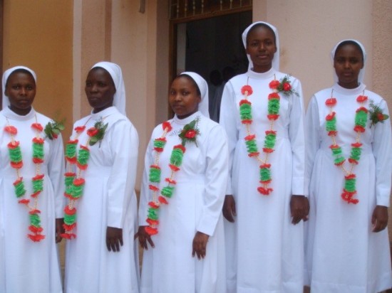 5 Newly Professed Sisters in Ndanda