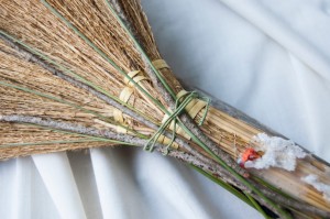 Goodwill DIY witch's broom step 5