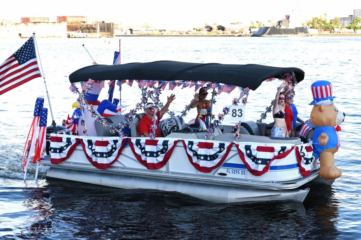 July 4th Boat Parade : Events : Friends of the Riverwalk