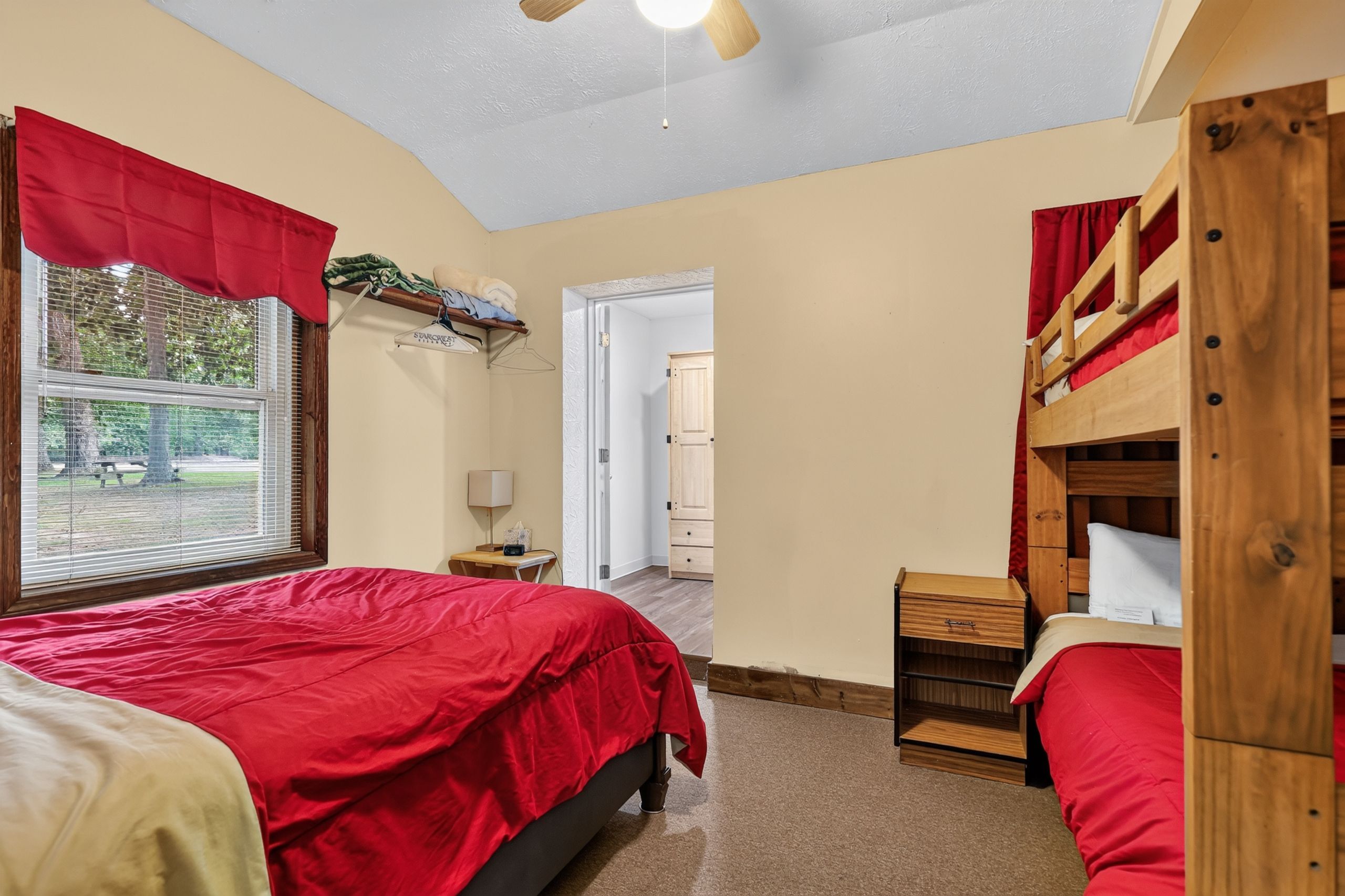 Room 7 - Full Bed & Twin Bunks