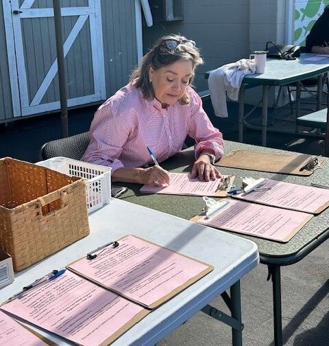 How to Register for a Holiday Food Basket