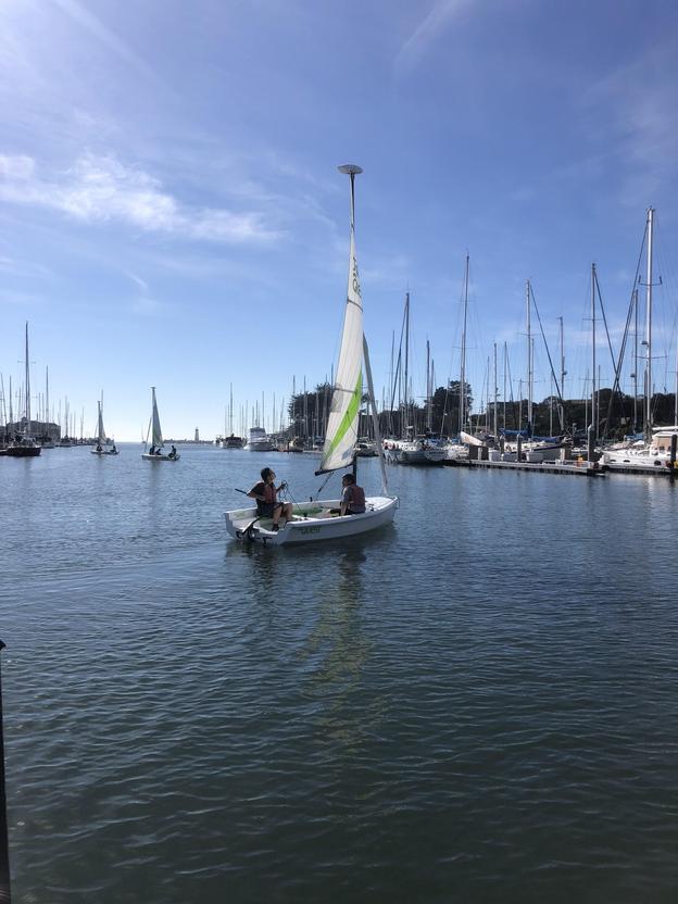 4 FREE Spots for the "Junior Beginning Dinghy Sailing Class" Ages 11-16!