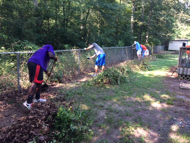Local Volunteers Help in Community Clean-Up Project with Catoosa Habitat