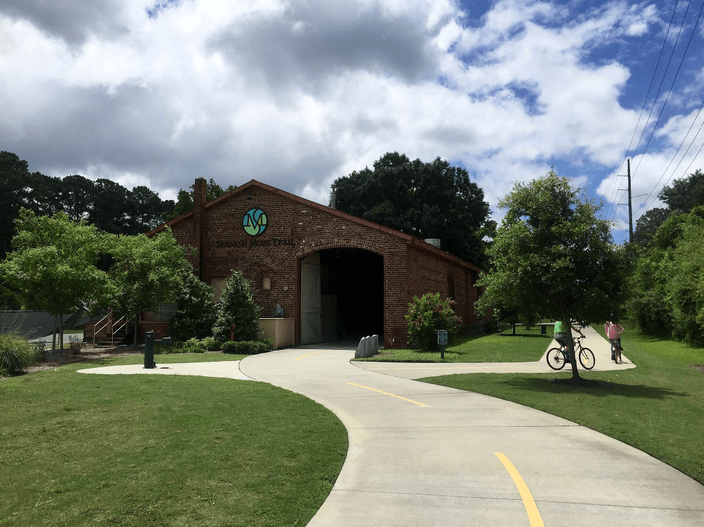 SC-Spanish Moss Trl Train Shed