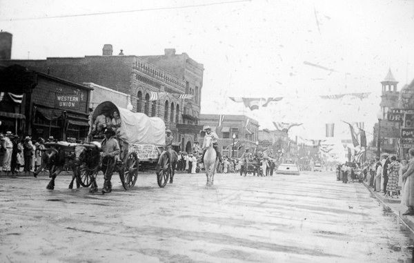 Photo album of 1936 South Dakota donated to State Historical Society