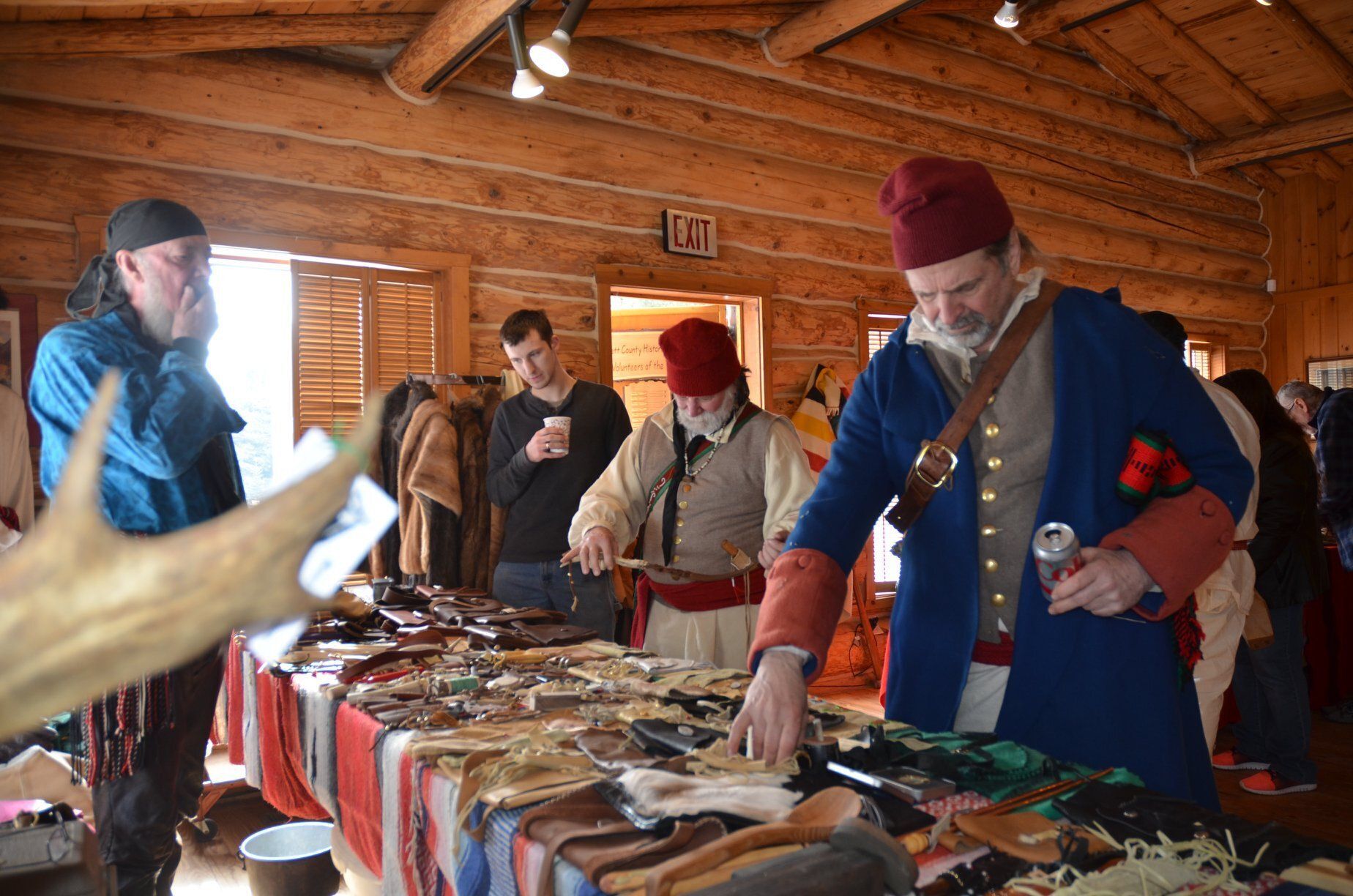 rendezvous, indoor trade fair, crafts, trade goods, food, fun