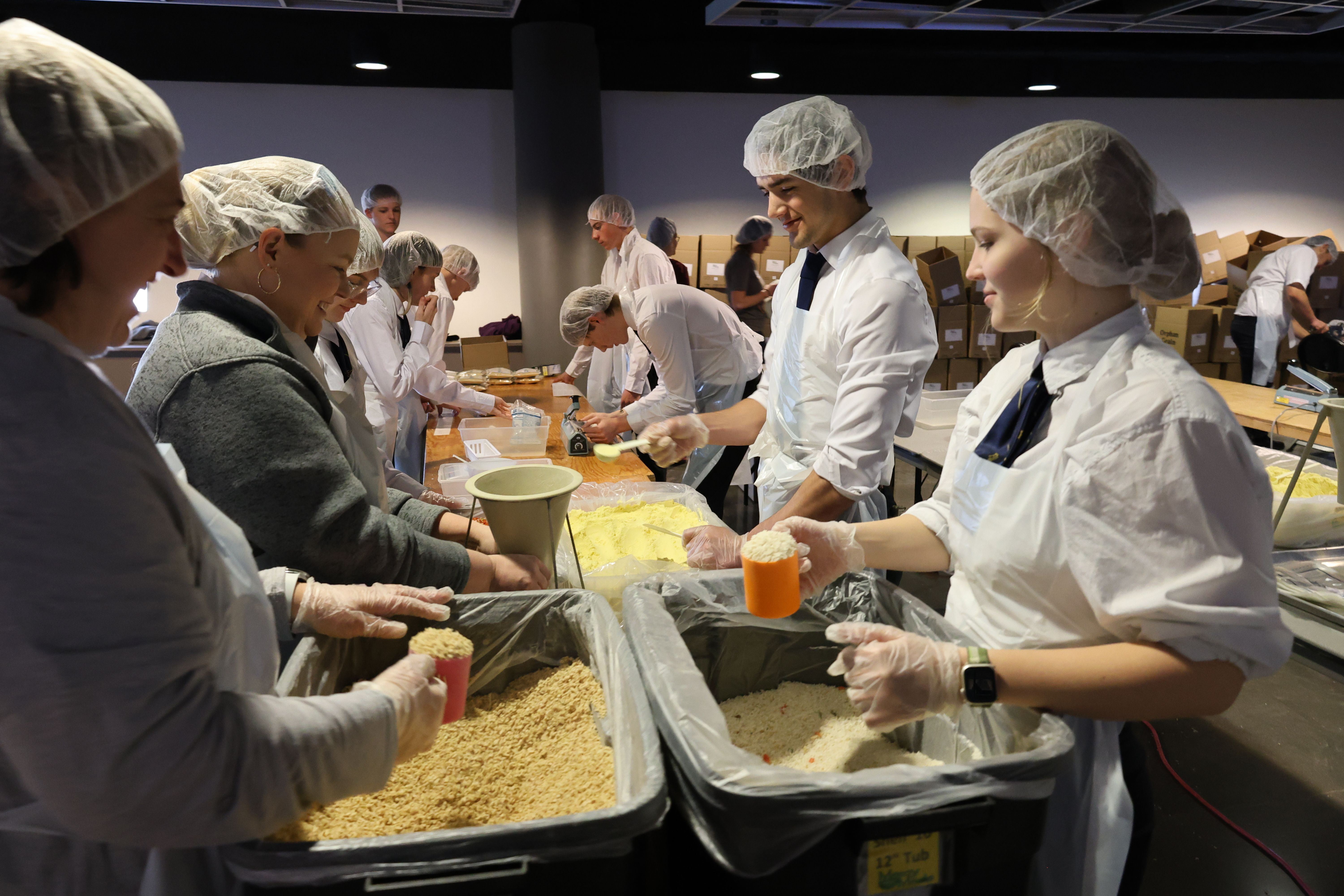 FFA Members Practice “Living to Serve” During State Convention