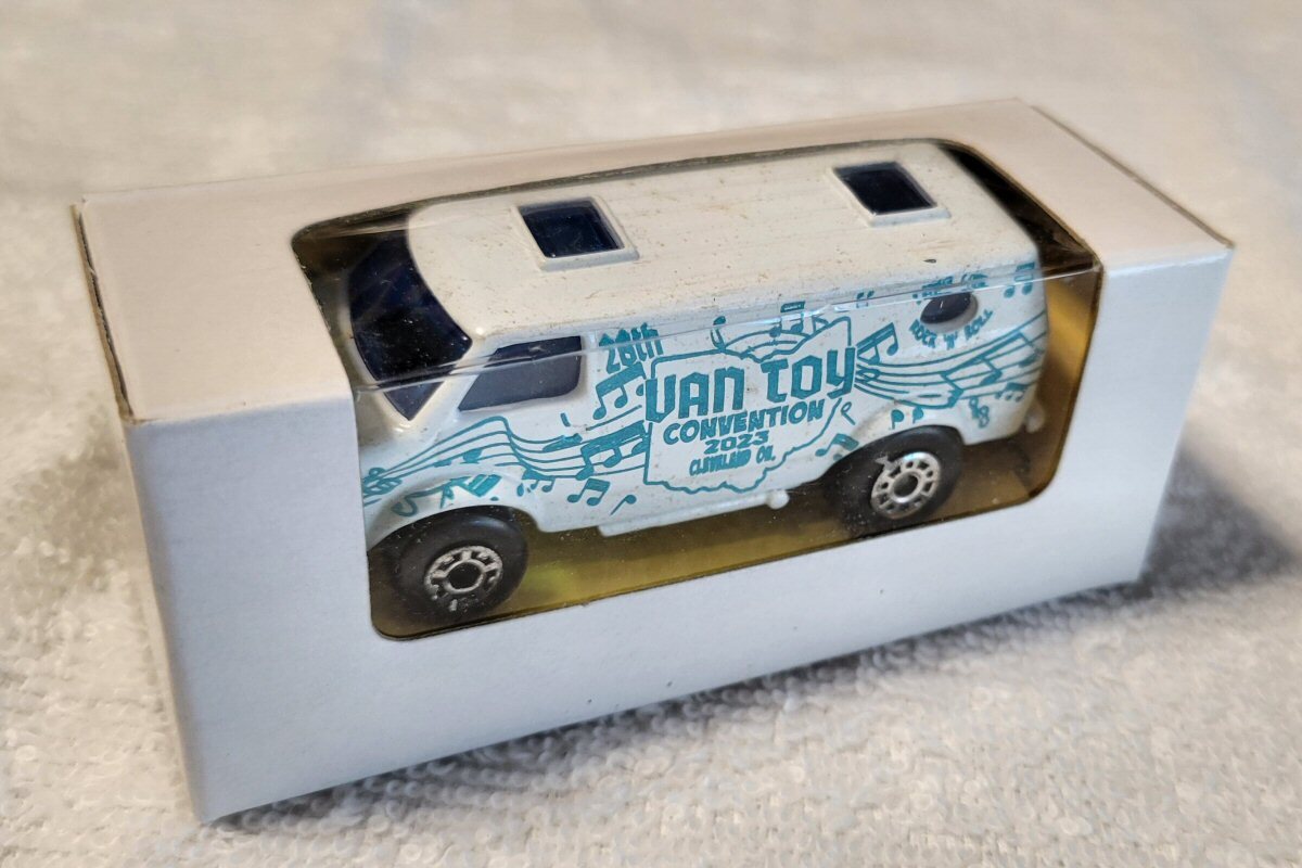 26th Toy Convention Van - 1:64 scale