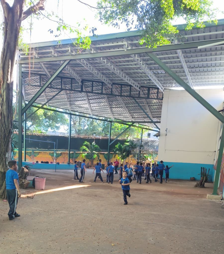 Educación que transforma: Juntos Somos Más Fuertes. Invertir en educación es invertir en futuro.