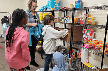 GIPS Foundation Extends Helping Hoof to Starr Elementary with "Stallion Sharing Stable" Classroom Grant