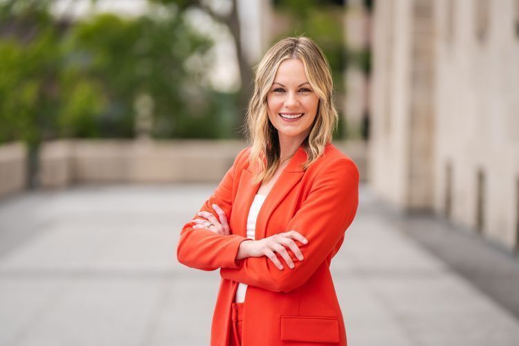 Headshot of Annette Dubas.