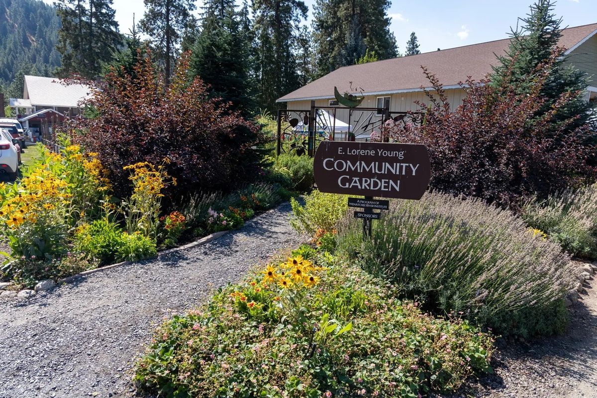 Picture of the entrance of the WRI Community Garden entrance.