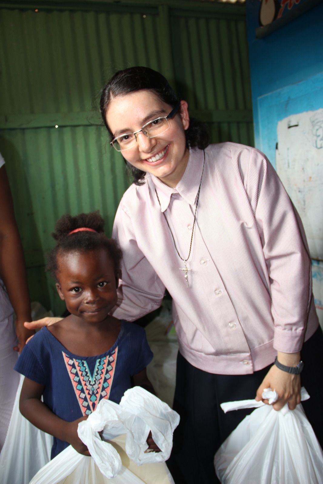 Cercanía, Solidaridad y Esperanza: Visitas a Familias de Santo Domingo