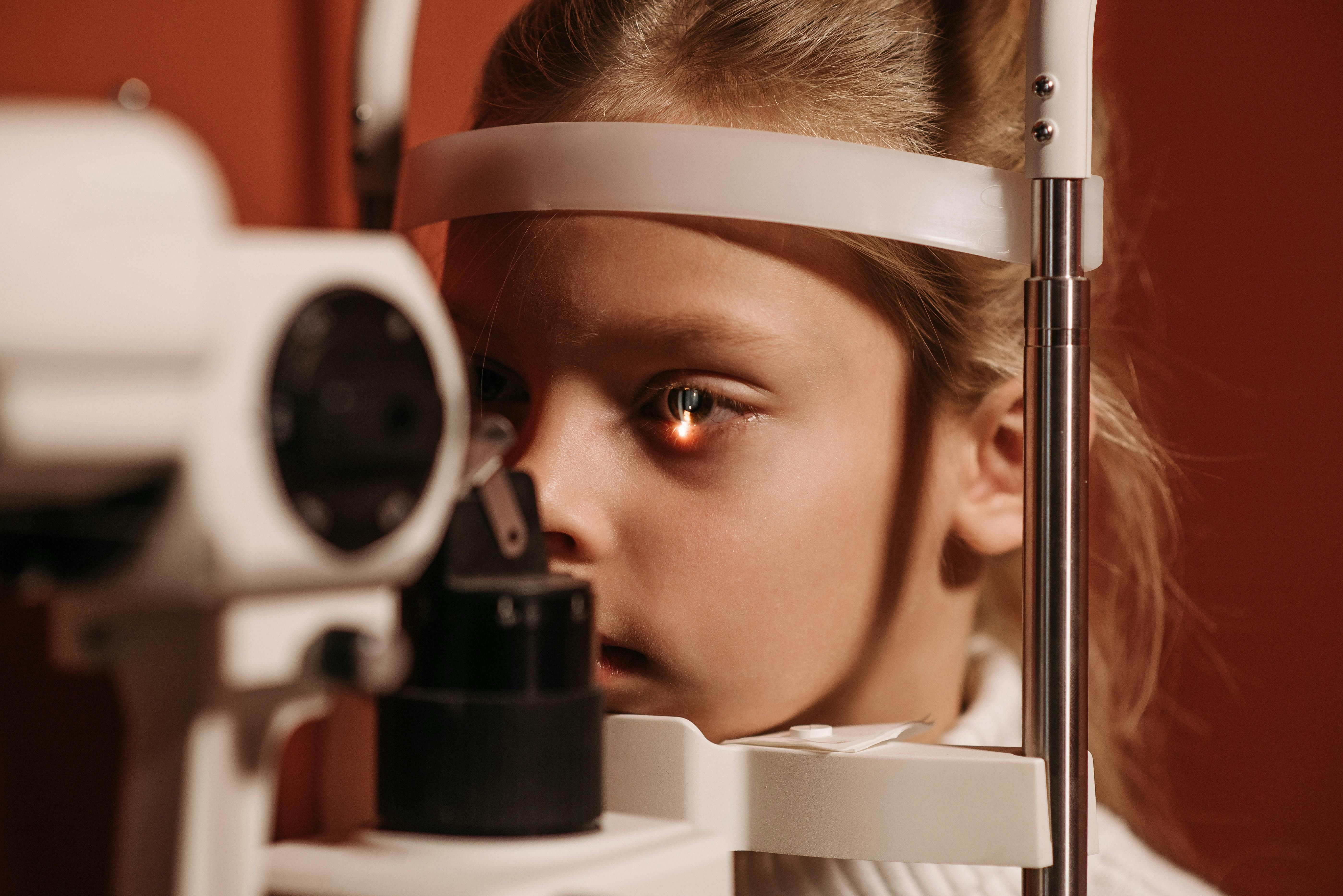 Emergency eye care and foreign body removal