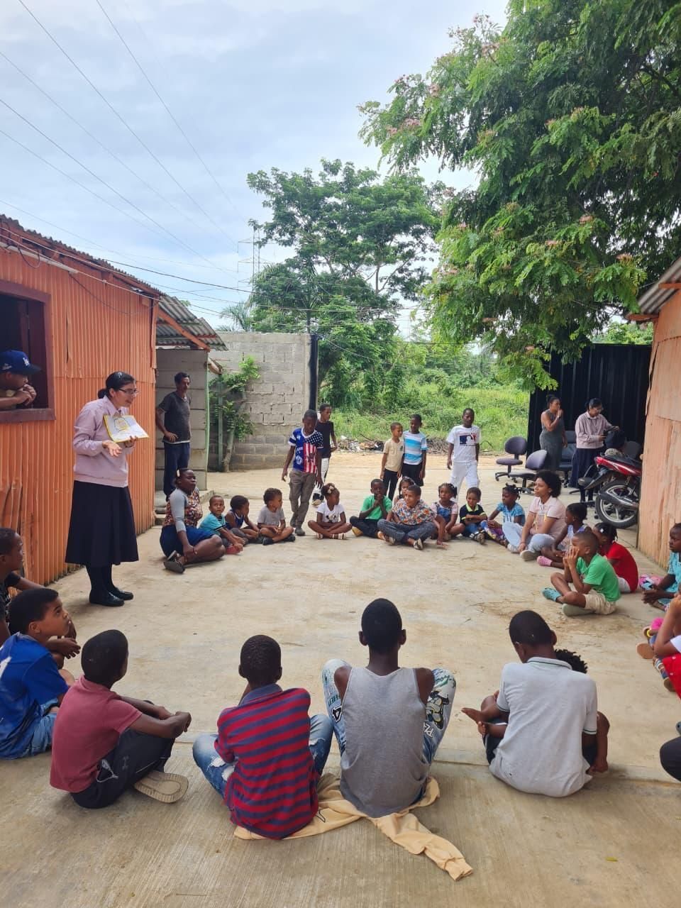 Jornada  formativa con niños de la comunidad