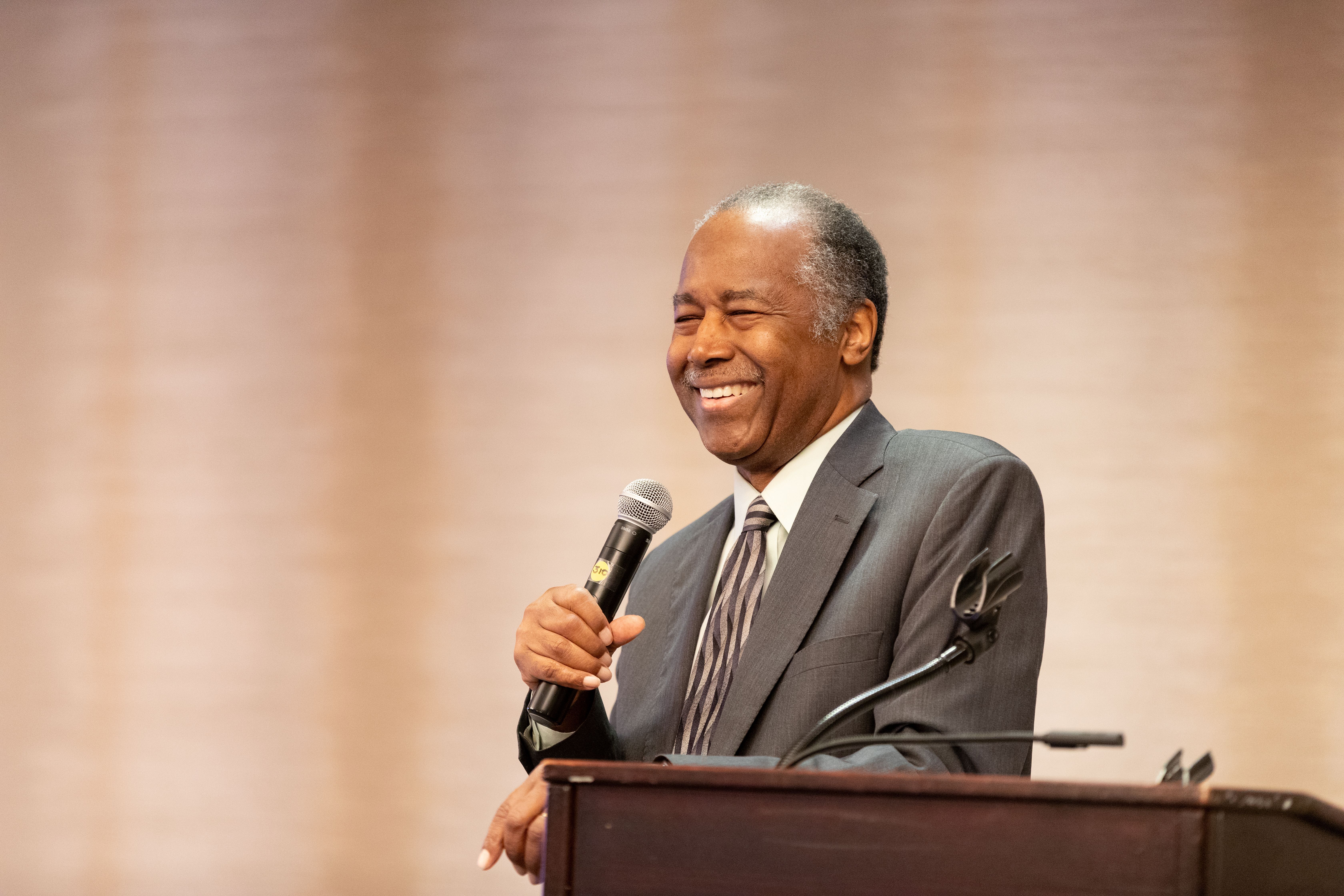 Keynote Speaker Ben Carson talks about his youth.