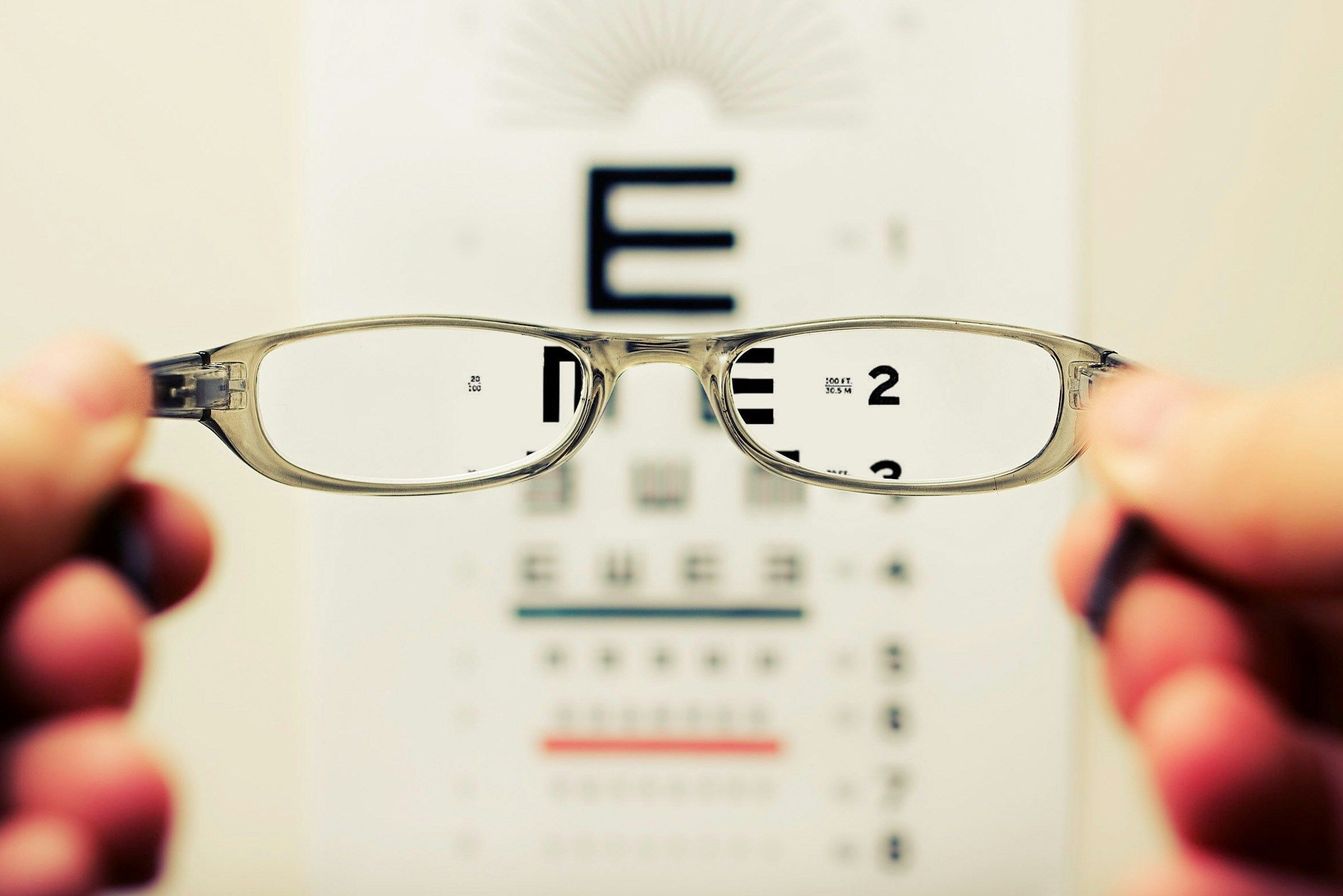 Children can peek, memorize correct answers, and otherwise compromise their answers when reading a vision chart.