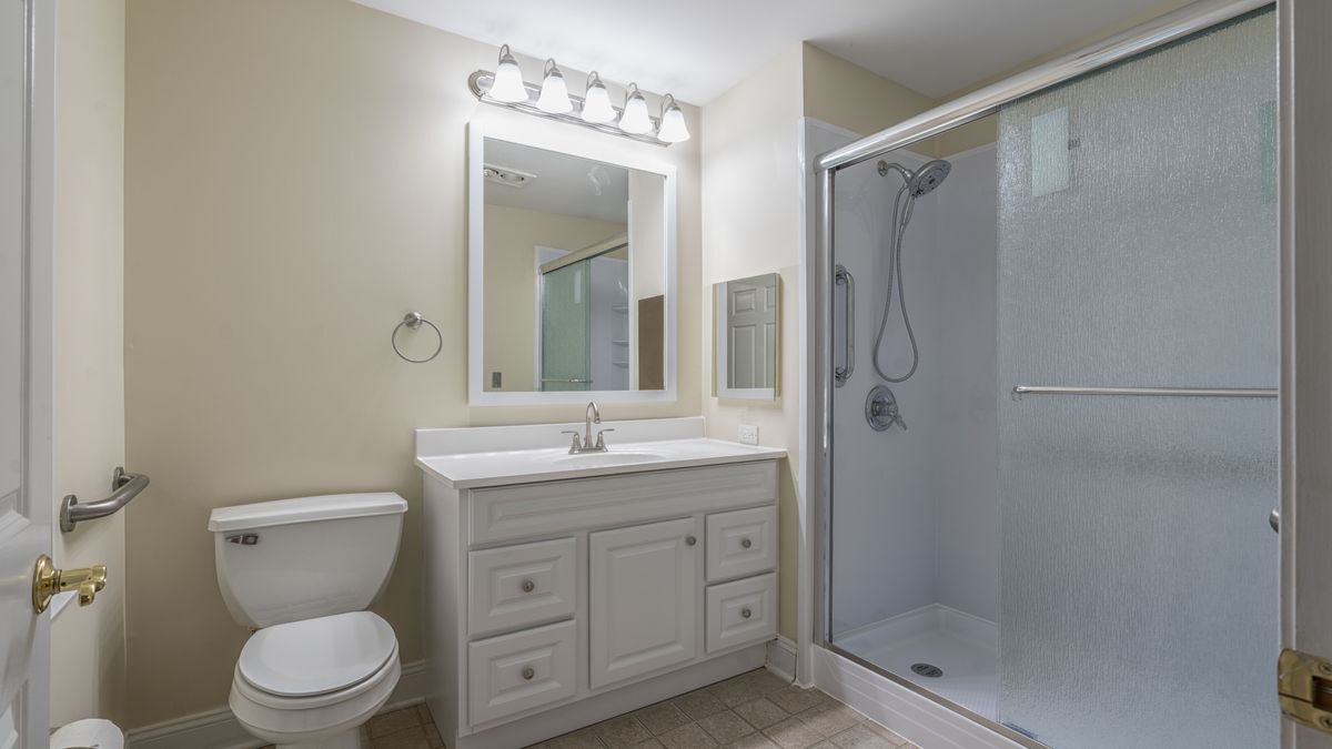 Cottage master bath 
