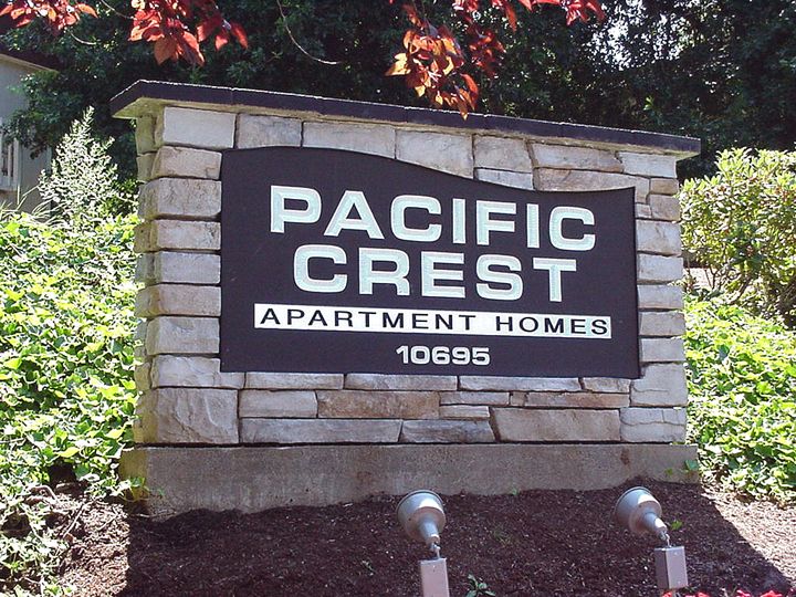 Pacific Crest Monument Sign