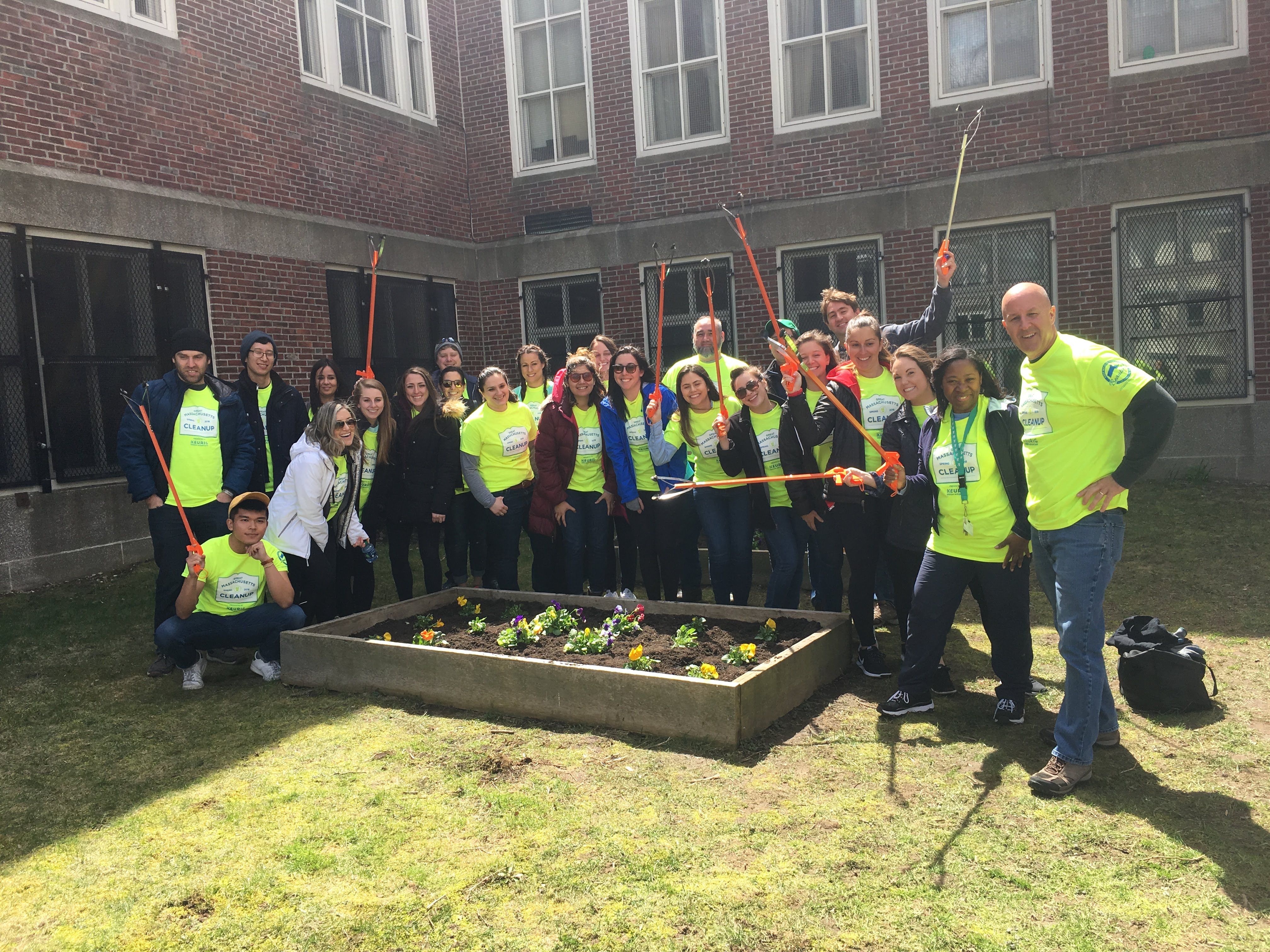 Trip Advisor Volunteers Spruce Up Dorchester School