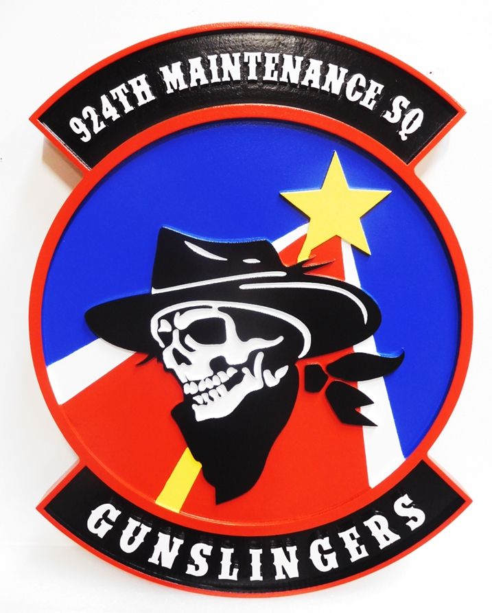 LP-7157 - Carved Round Plaque of the Crest of the 924th Maintenance Squadron, "The Gunslingers", Artist-Painted