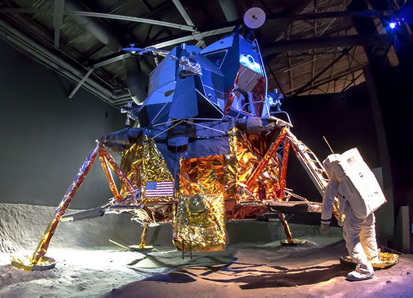 lunar lander thrust