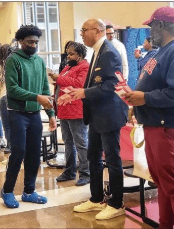 Volunteer Spearheads 100 Black Men of Atlanta