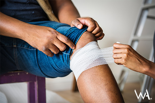 Treating a sports injury at home