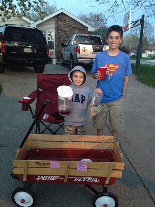 The first lemonade stand of the season!! Thank you for your support!!