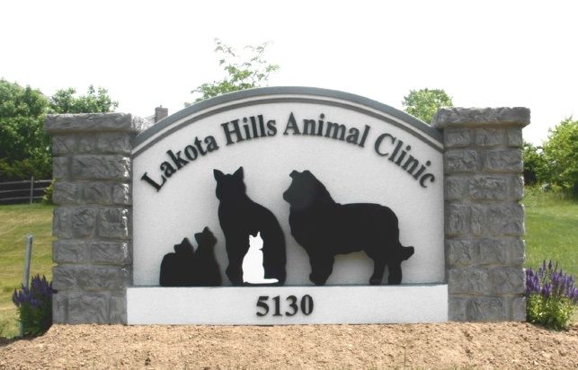 BB11710 – Entrance Monument Sign to Animal Clinic 