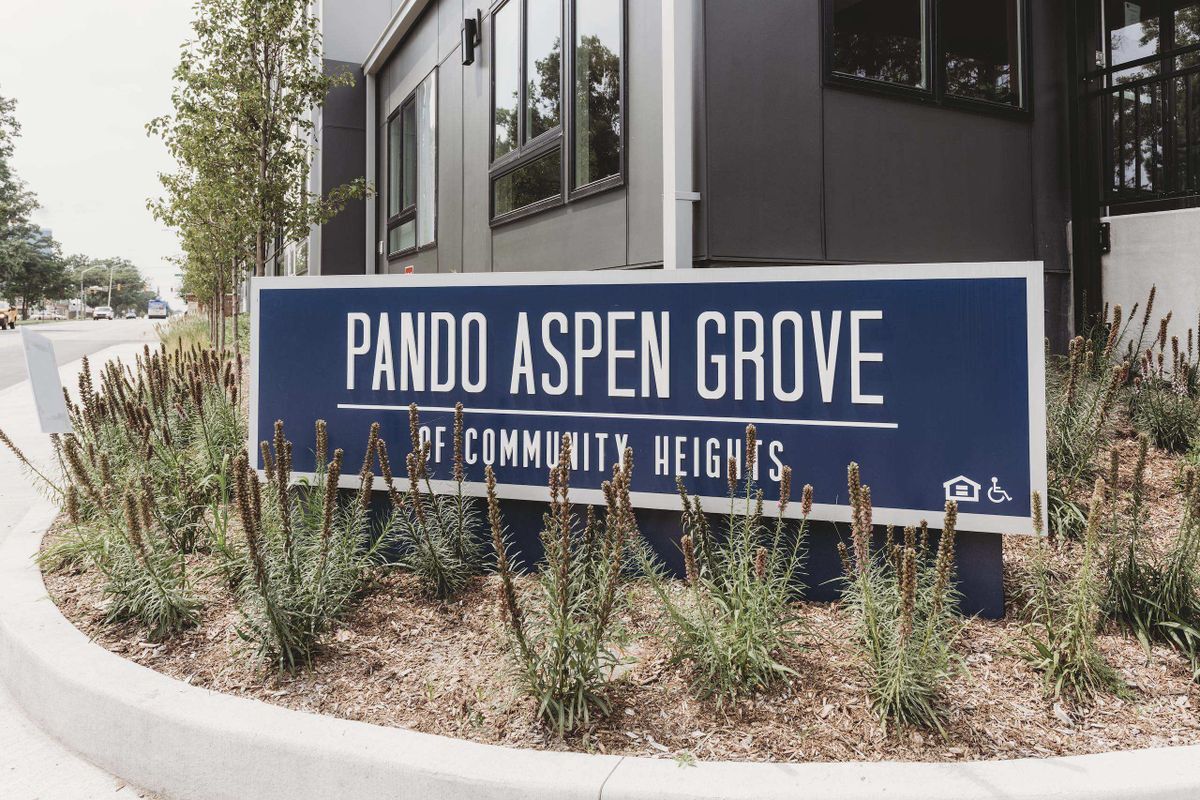 pando sign