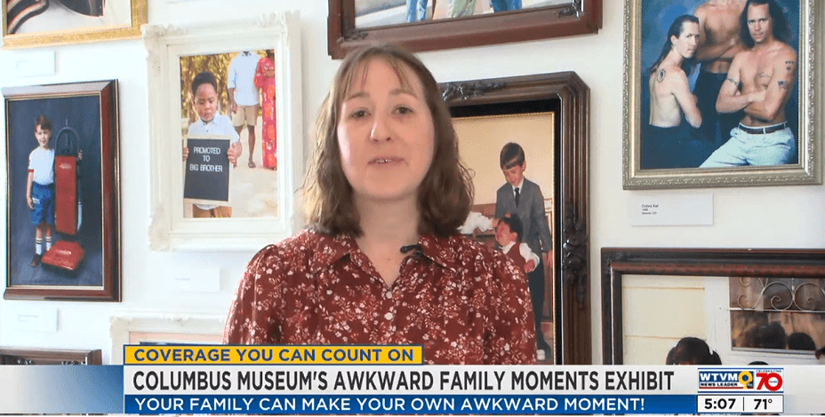Columbus Museum showcases “Awkward Family Photos” exhibit for holiday season