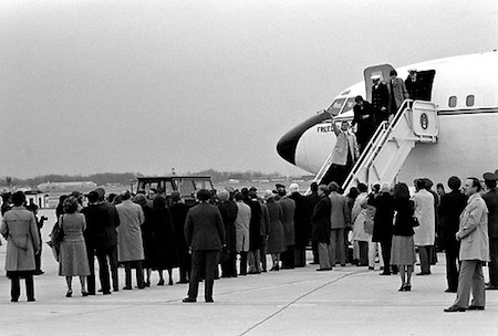 1981: Iran released U.S. hostages.