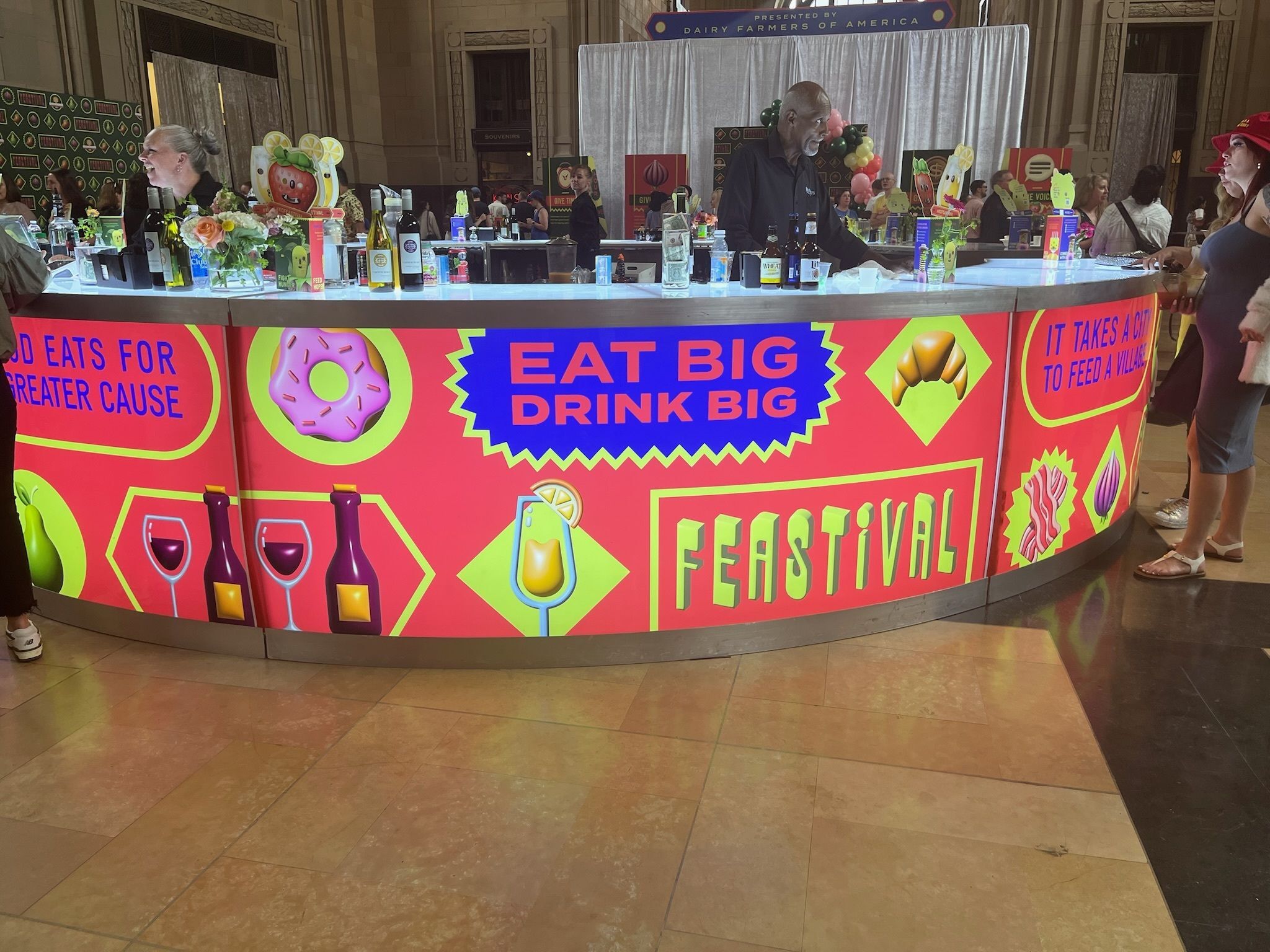 Full Color Backlit Display bar at group event with people