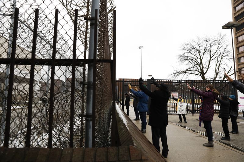 Alarm grows as Cook County, state struggle with what to do with the incarcerated in the face of COVID-19
