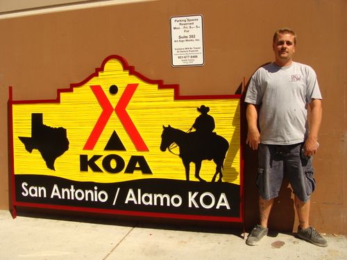 G16307 -KOA "Kampgrounds of America" Sign with Cowboy on Horse, Texas