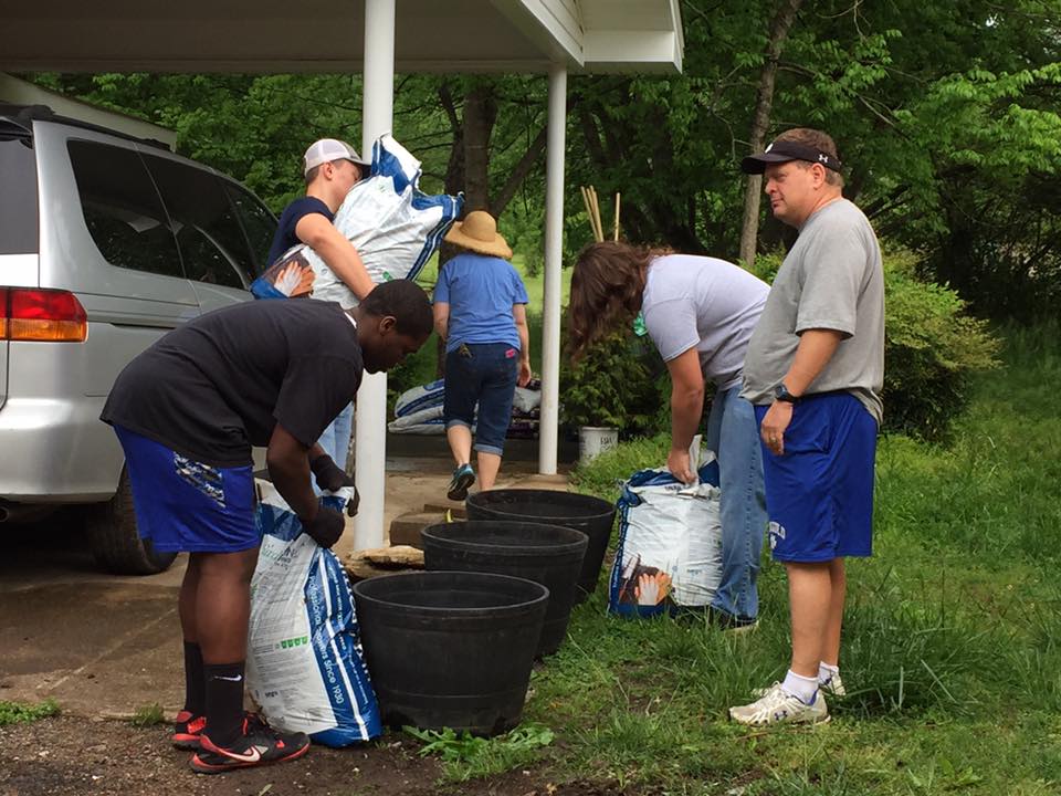 Ringgold High Football Team Helps Out at Habitat Home