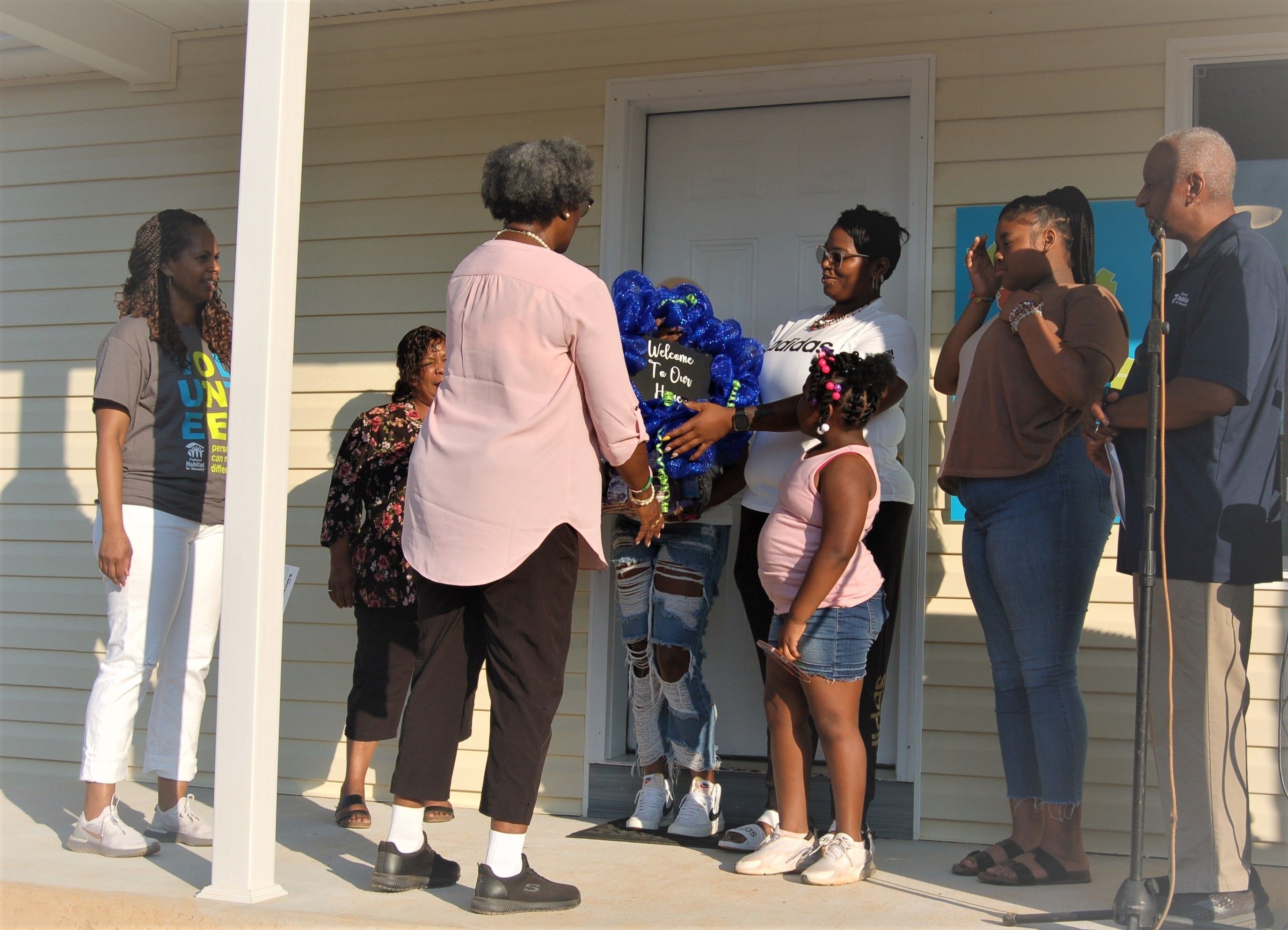 Housewarming wreath presented