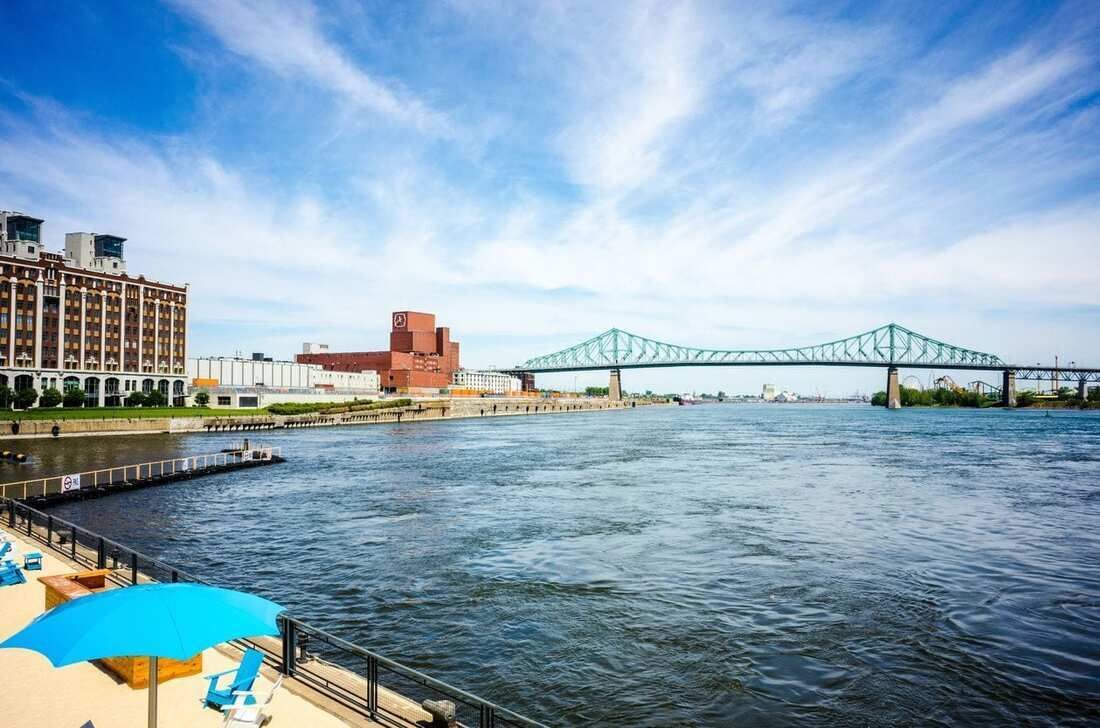 Lake Erie boardwalk.